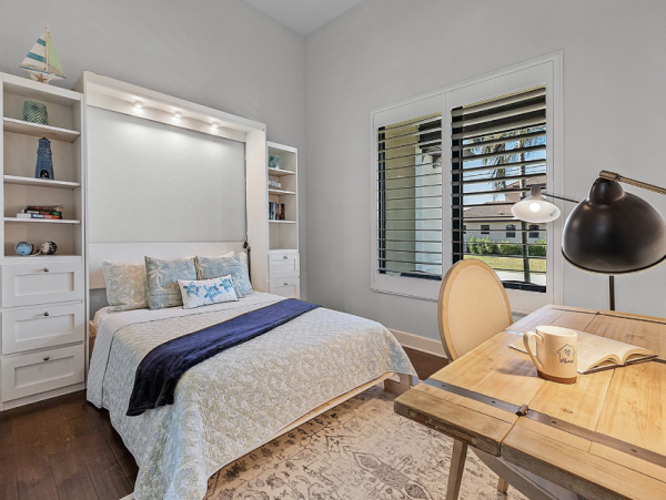 Luxurious Waterfront Retreat - 4 Bedroom Vacation Rental in Cape Coral
